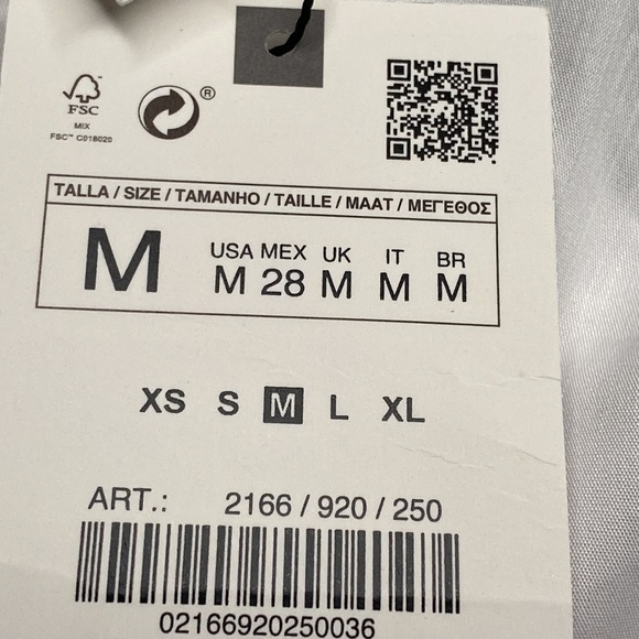 NWT. Zara White Long Blouse with Gold Buttons. Size M. - Picture 9 of 11